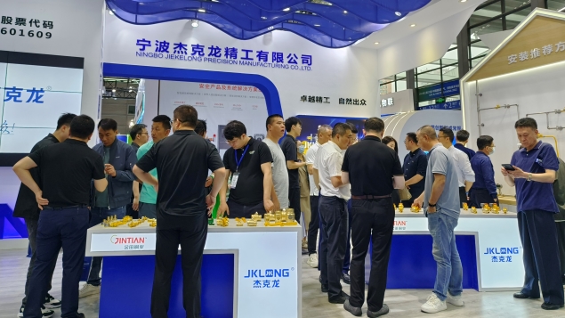 展会照片-2.jpg